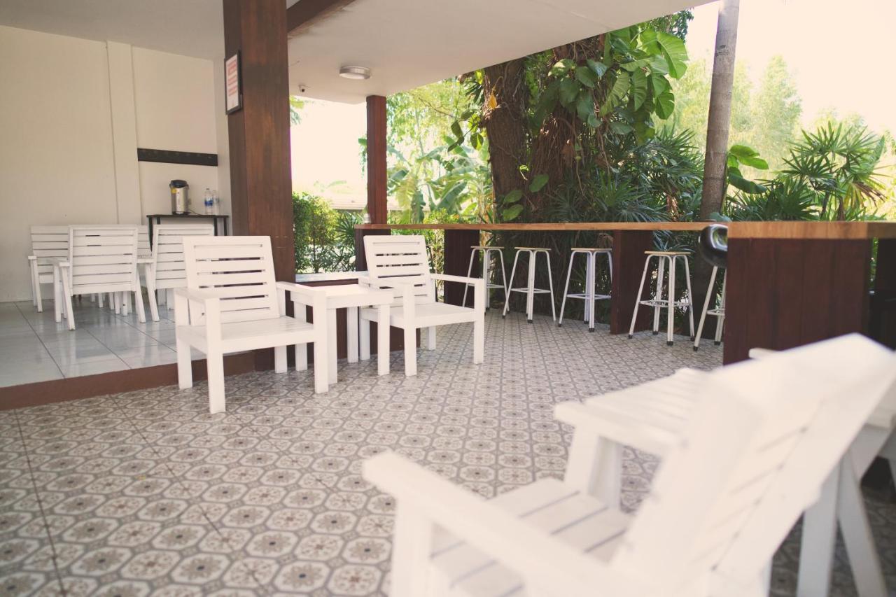 Deejai Hotel Si Racha Zewnętrze zdjęcie