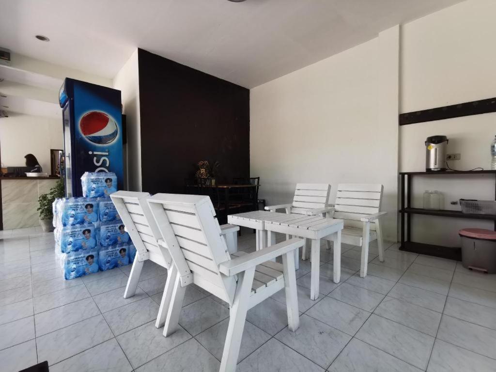Deejai Hotel Si Racha Zewnętrze zdjęcie