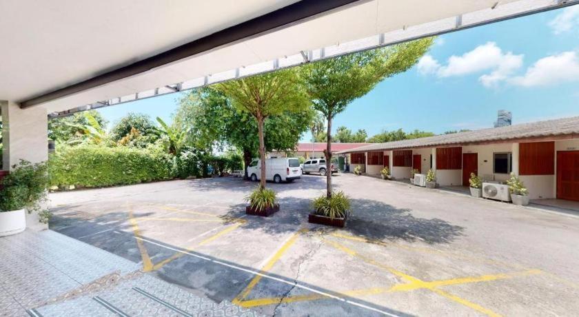 Deejai Hotel Si Racha Zewnętrze zdjęcie