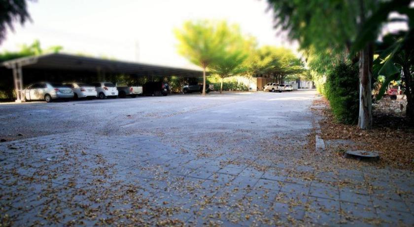 Deejai Hotel Si Racha Zewnętrze zdjęcie